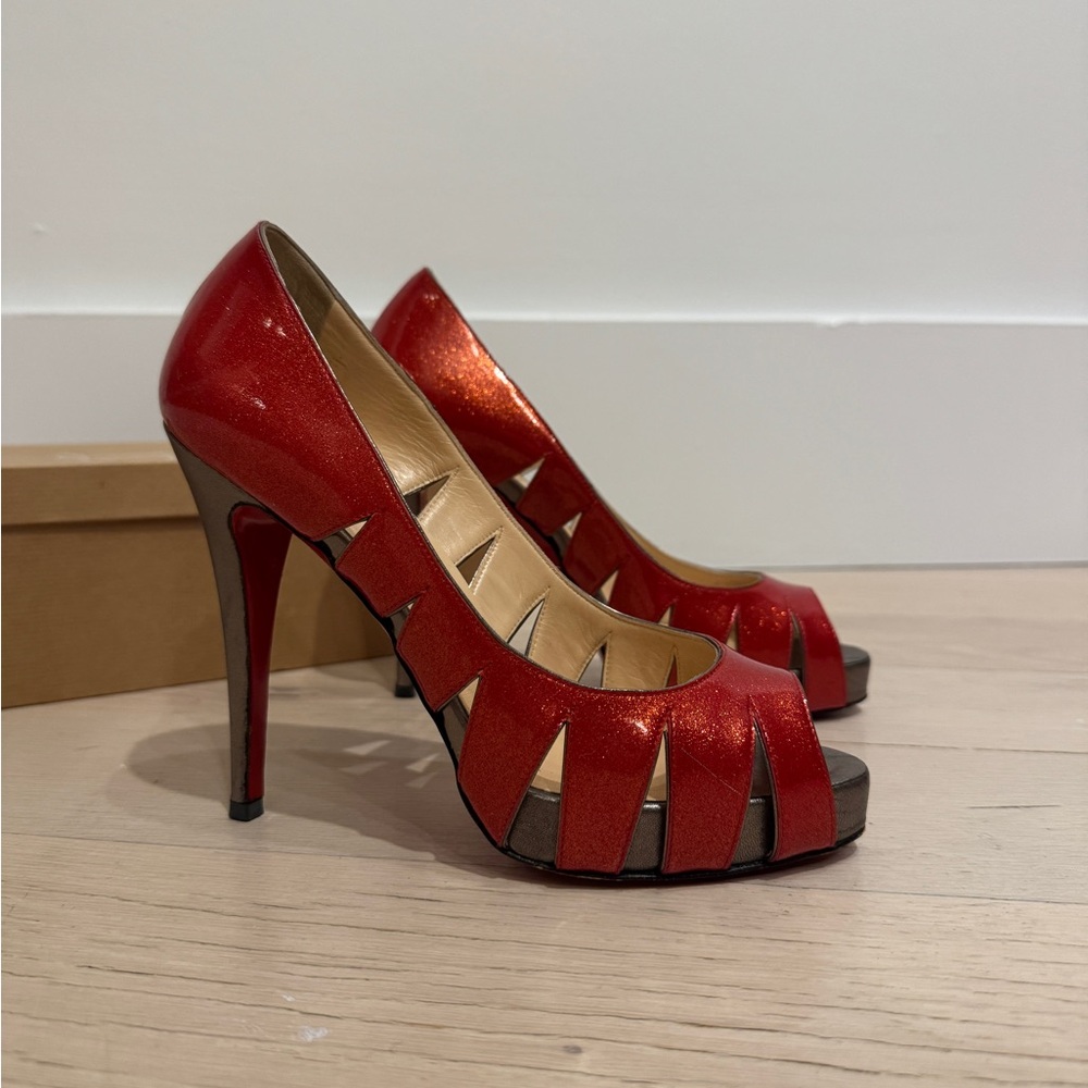 Christian Louboutin Fontanete Peep Toe Pumps